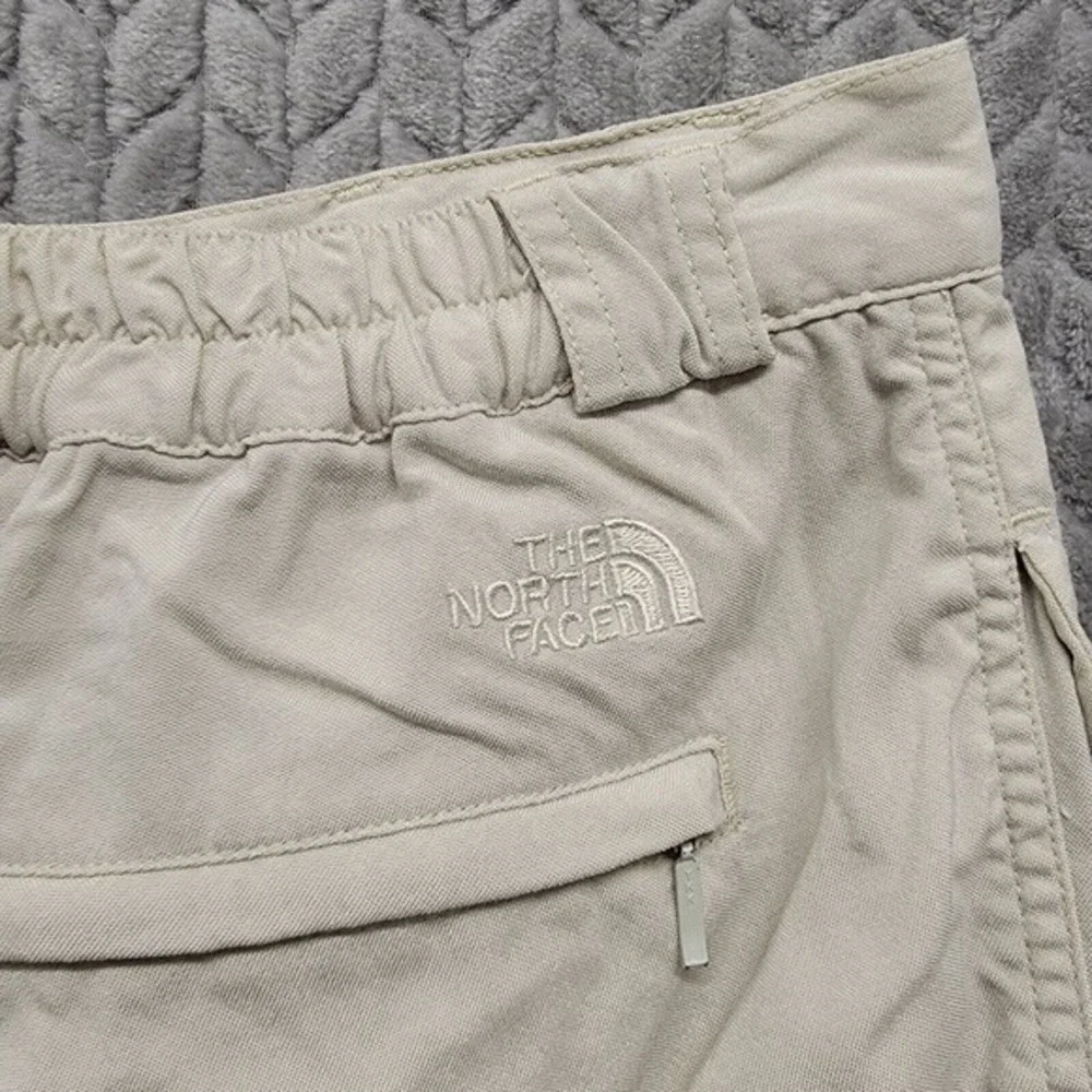Vintage The North‎ Face Nylon Shorts Hiking Outdoor Mens Size Medium Pleated
